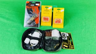 A GROUP OF SHOOTING ACCESSORIES TO INCLUDE MIXED GAUGE CLEANING KIT, AS NEW,