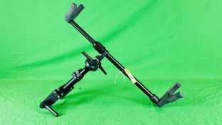 A BREVETTO TARGET ADJUSTABLE RIFLE REST