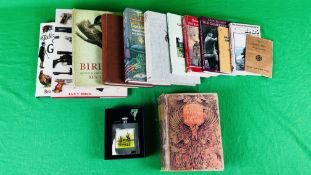 A GROUP OF 11 COUNTRY LIFE RELATED BOOKS TO INCLUDE L.L.