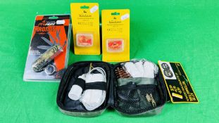 A GROUP OF SHOOTING ACCESSORIES TO INCLUDE MIXED GAUGE CLEANING KIT, AS NEW,