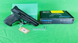 BOXED SMITH & WESSON M&P 9 M2.