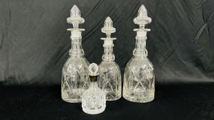 A SET OF 3 GRADUATED VINTAGE CLEAR GLASS DECANTERS ALONG WITH A FURTHER DECANTER & STOPPER HAVING A