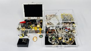 A PERSPEX JEWELLERY BOX CONTAINING ASSORTED COSTUME JEWELLERY AND ONE FURTHER JEWELLERY CASKET AND