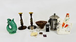 A GROUP OF COLLECTIBLES TO INCLUDE SILVER PLATED BISCUIT BARREL WITH LION HANDLES,