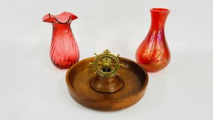 A ROYAL BRIERLEY STUDIO GLASS VASE HEIGHT 23CM,