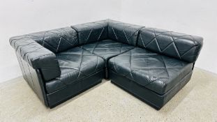 A RETRO DARK GREEN LEATHER UPHOLSTERED 3 SECTION MODULAR SOFA - NO COMPLIANT FIRE LABEL -