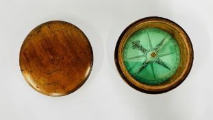 A VINTAGE MAHOGANY CASED COMPASS MARKED 