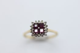 AN 18CT GOLD LADY'S DRESS RING,