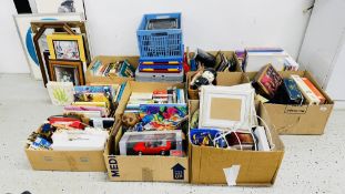 10 X BOXES OF ASSORTED HOME WARES TO INCLUDE GAMES, PUZZLES, GARDEN LIGHTS, GLASSWARE, BOOKS,
