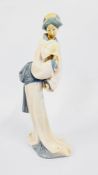 A LLADRO NAO 