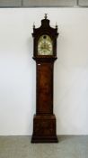 A MID C18TH WALNUT ARCHED DIAL LONG CASE CLOCK, THE EIGHT DAY MOVEMENT HAVING STRIKE / SILENT,