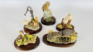 5 X BORDER FINE ARTS SOCIETY COLLECTABLE CABINET ORNAMENTS TO INCLUDE TWO OWLETS RB26,