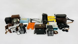 A GROUP OF VINTAGE CAMERAS TO INCLUDE VOITLANDERBESSA AND COMPUR-RAPID, ZEISS, ICON, PRINTO LK ETC.