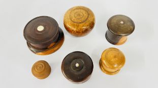 A COLLECTION OF 6 VINTAGE TURNED TRINKET BOXES TO INCLUDE BURR WALNUT & HARDWOOD EXAMPLES.