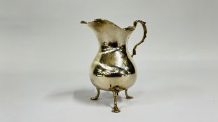 A SOLID SILVER ANTIQUE JUG, LONDON ASSAY 1919, BY CHARLES BOYTON (RUBBED MARK), H 11CM.