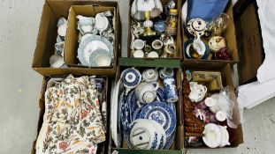 5 X BOXES CONTAINING A COLLECTION OF HOUSEHOLD CHINA TO INCLUDE BLUE AND WHITE WILLOW PATTERN,