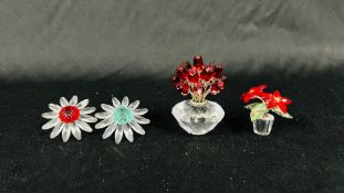 2 X SWAROVSKI CRYSTAL FLOWER VASES TO INCLUDE THE VASE OF ROSES 15TH ANNIVERSARY EDITION &
