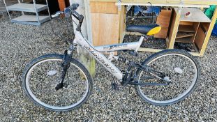 CONCEPT BLADE 18 SPEED BICYCLE.