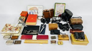 A BOX OF COLLECTIBLES TO INCLUDE TINS, BOXES,