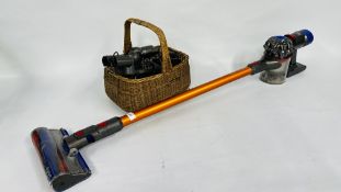 A DYSON V8 ABSOLUTE CORDLESS VACUUM CLEANER COMPLETE WITH WALL MOUNT,
