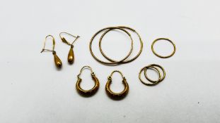 2 X PAIRS OF 9CT GOLD EARRINGS + 2 X PAIRS OF 9CT GOLD HOOP EARRINGS + ONE FURTHER SINGLE EXAMPLE.