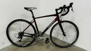 GIANT AVAIL 18 SPEED ROAD / RACING BIKE.