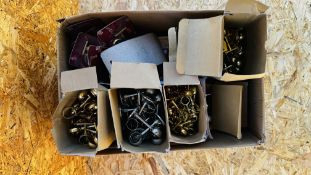 LARGE ASSORTMENT BRASS AND CHROME FINISH RAIL HOLDERS.