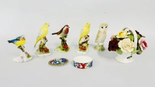 A GROUP OF CABINET COLLECTIBLES TO INCLUDE AN AYNSLEY POSY, ROYAL DOULTON ORCHARD HILL TRINKET BOX,