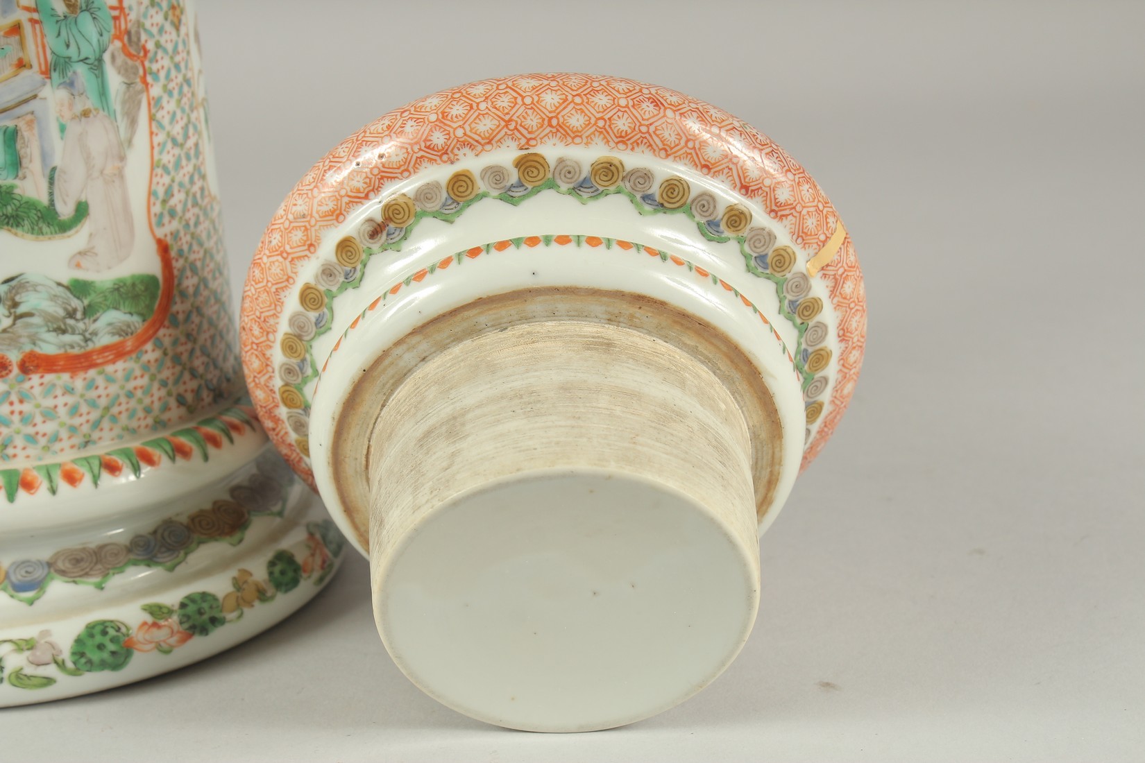 A CHINESE FAMILLE VERTE PORCELAIN LAMP, painted with panels of figures and birds, 31cm high (af). - Image 8 of 10