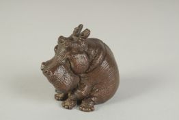 A JAPANESE BRONZE OKIMONO OF A HIPPOPOTAMUS, 6.5cm high.