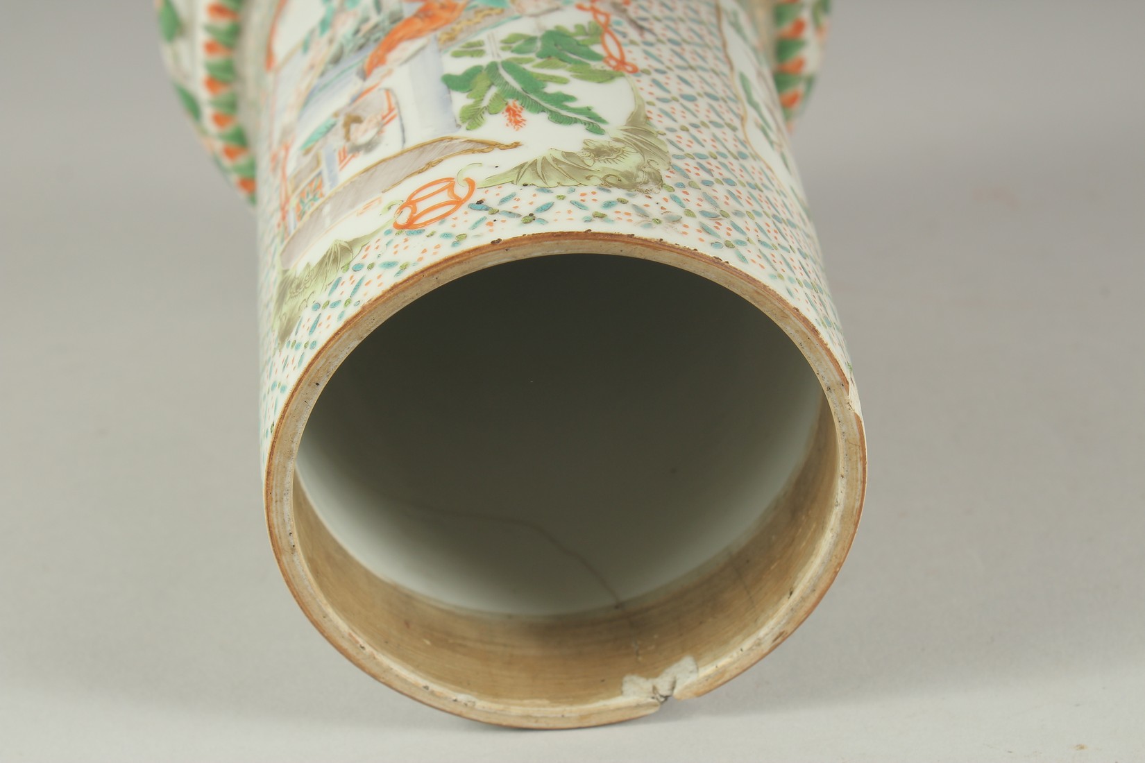 A CHINESE FAMILLE VERTE PORCELAIN LAMP, painted with panels of figures and birds, 31cm high (af). - Image 9 of 10