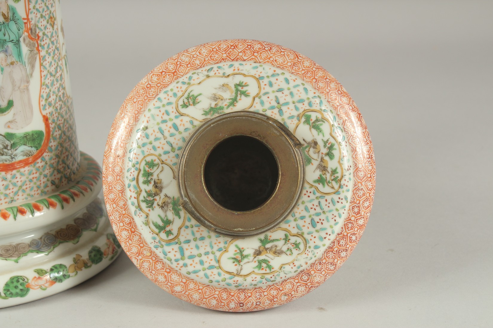 A CHINESE FAMILLE VERTE PORCELAIN LAMP, painted with panels of figures and birds, 31cm high (af). - Image 7 of 10