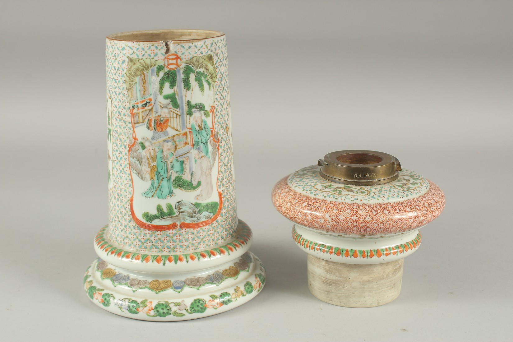 A CHINESE FAMILLE VERTE PORCELAIN LAMP, painted with panels of figures and birds, 31cm high (af). - Image 5 of 10