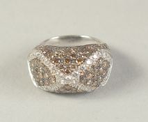 A VERY GOOD COLOUR DIAMOND RING.