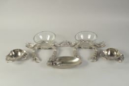 CULINDRY CONCEPTS, LONDON. A PAIR OF CRAB STANDS, 10.5ins long, a pair of crab bowls, 5.5ins and a