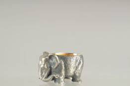 A RUSSIAN SILVER ELEPHANT SALT. 1.5ins diametr. Mark: 84, weight: 130gms.