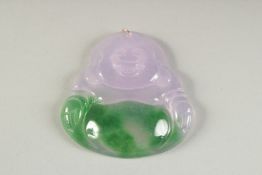A CARVED LAVENDER AND GREEN JADE BUDDHA PENDANT.