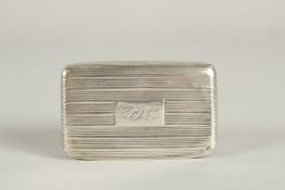 A WILLIAM IV SILVER RIBBED SNUFF BOX. Birmingham 1836, maker: Thomas Shaw.