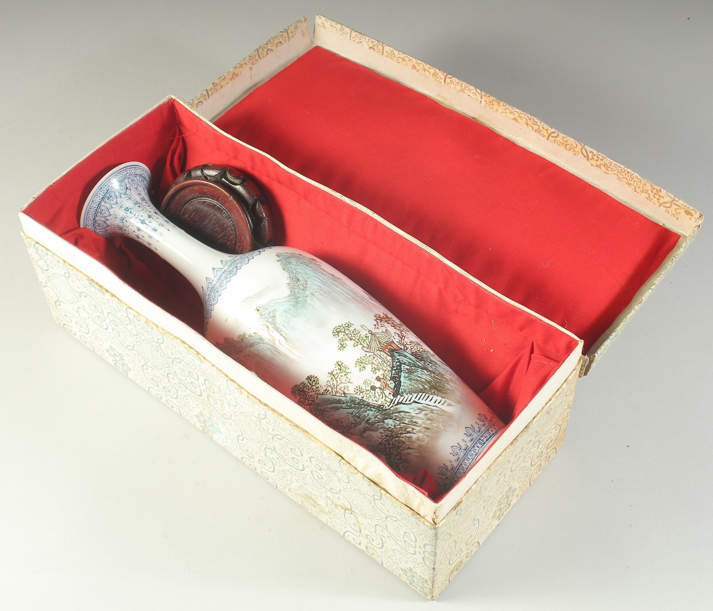 A CHINESE REPUBLIC EGGSHELL PORCELAIN VASE, and wooden stand, the vase painted with a mountainous - Image 8 of 9