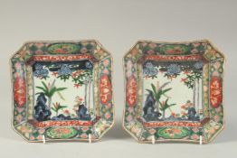 A RARE PAIR OF 18TH-19TH CENTURY IMARI PORCELAIN SQUARE-FORM DISHES, beautifully decorated with