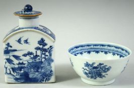 A SMALL CHINESE BLUE AND WHITE PORCELAIN BOWL, 10.5cm diameter