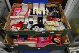 A good large collection of costume jewellery, watches etc.