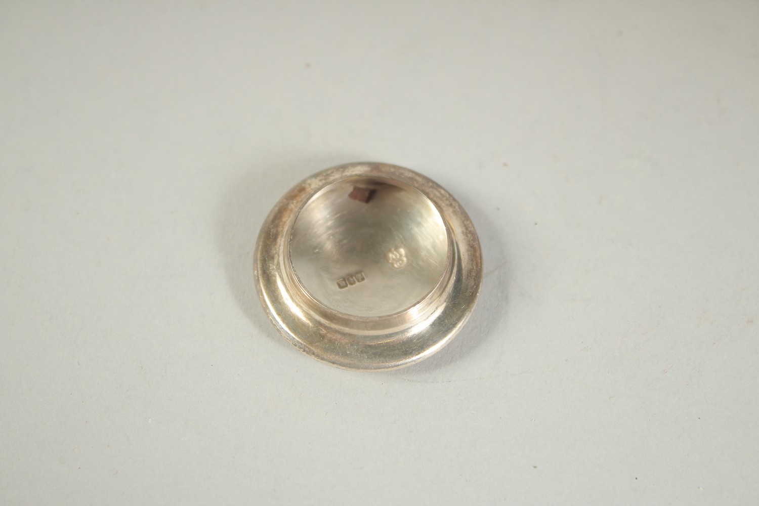 A SILVER MOUNTED BOAR'S TUSK INKWELL London 1910. - Image 5 of 6