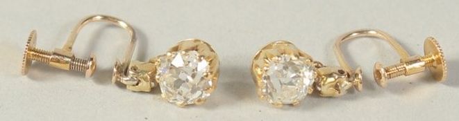 A GOOD PAIR OF DAIMOND DEMI DROP EARRINGS, approx. 0.80 carat each.