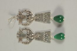 A PAIR OF SILVER DECO DROP EARRINGS.