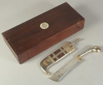 A RARE LATE 19TH-EARLY 20TH CENTURY WOODEN CASED SILVER AND GOLD MOUNTED INDIAN COORG PICHANGATTI