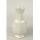 A CHINESE CRACKLE GLAZE TWIN HANDLE VASE. 22.5cms high. - Image 4 of 6