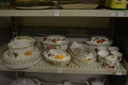 Quantity of Royal Worcester Evesham oven to tableware.