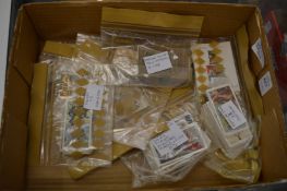 Quantity of cigarette cards.