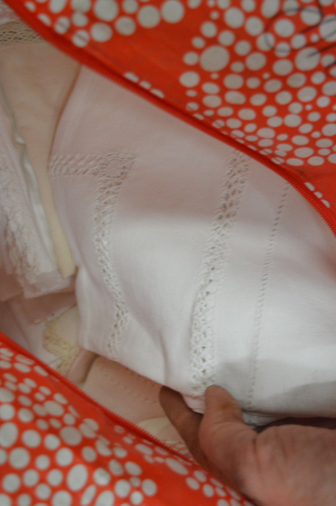 A quantity of table cloths etc. - Image 4 of 4